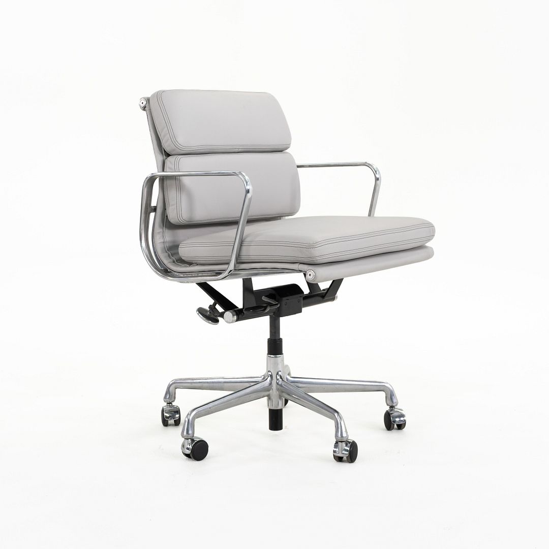 Eames Soft Pad Management Desk Chair, EA435