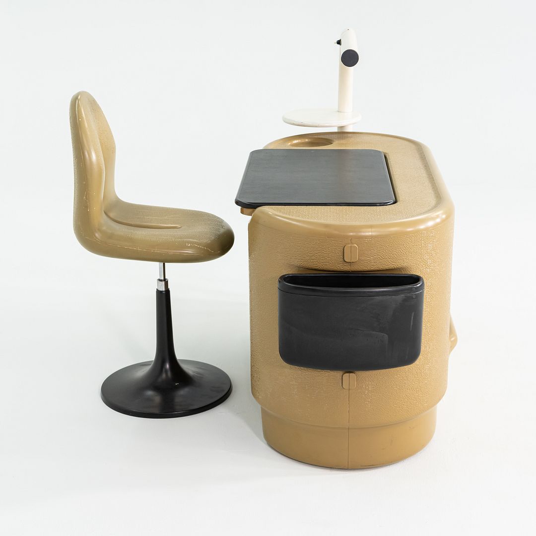 Hadi' Desk and Chair