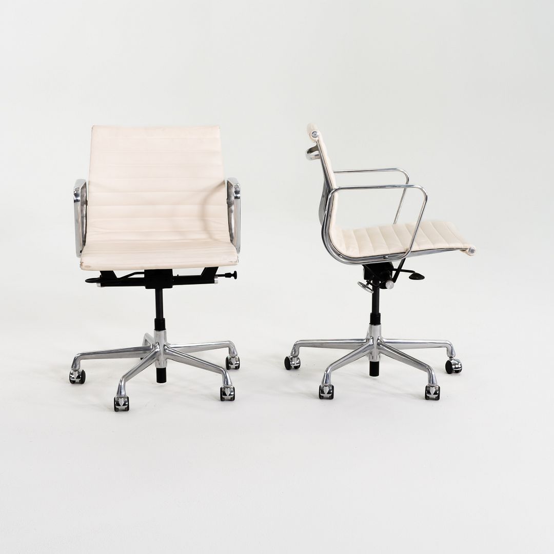 Aluminum Group Management Desk Chair, Model EA335