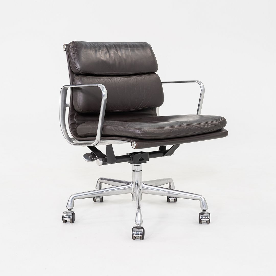 Soft Pad Management Chair, EA435