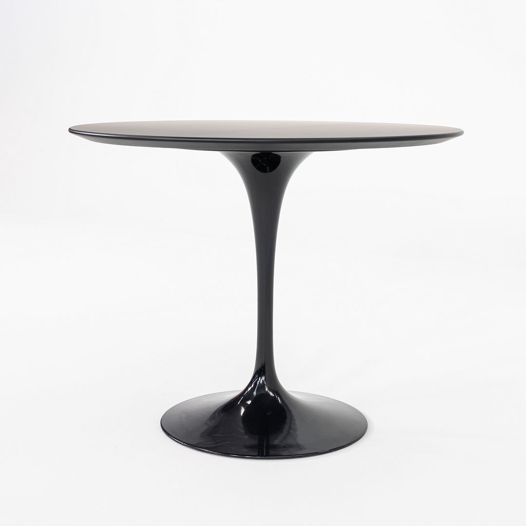 Tulip Dining Table, Model 163TR