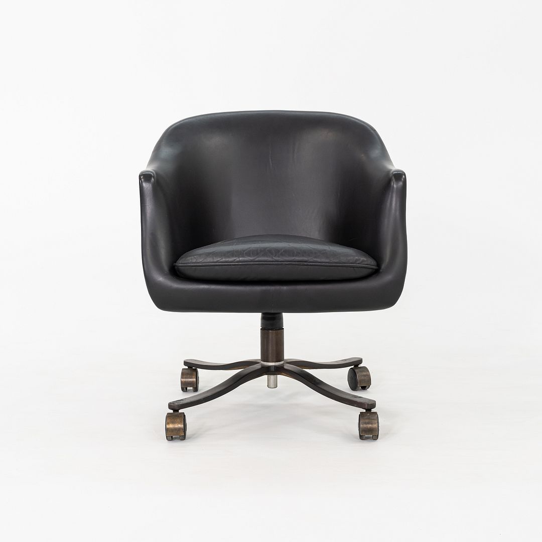 CH6 Bucket Chair