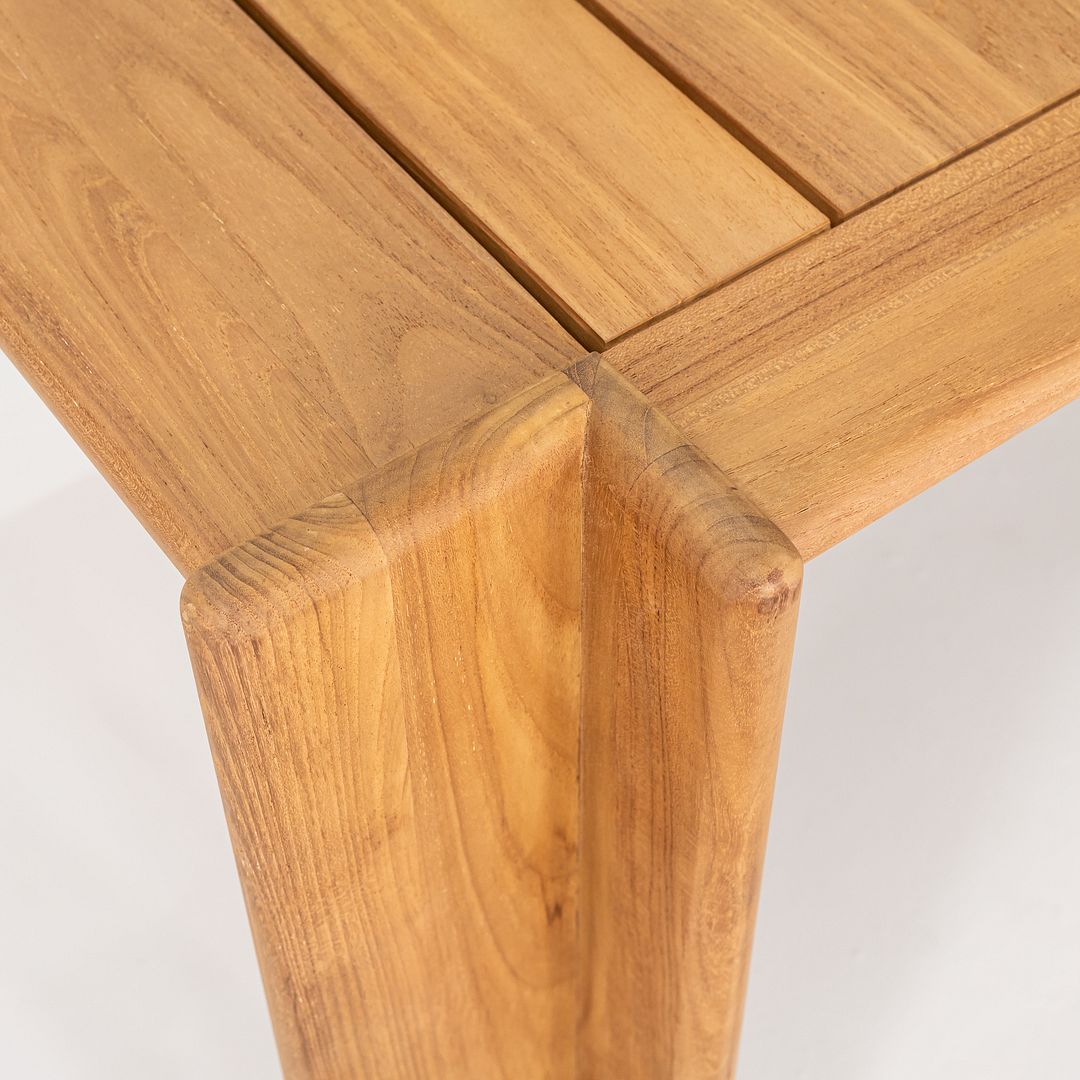 Atmosfera Dining Table