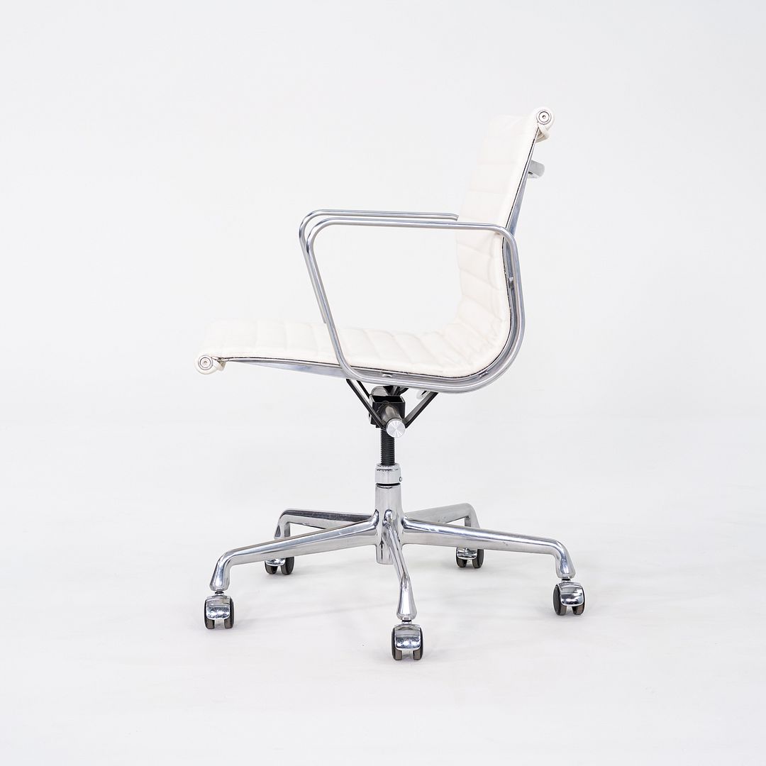 Aluminum Group Management Chair, Model EA335