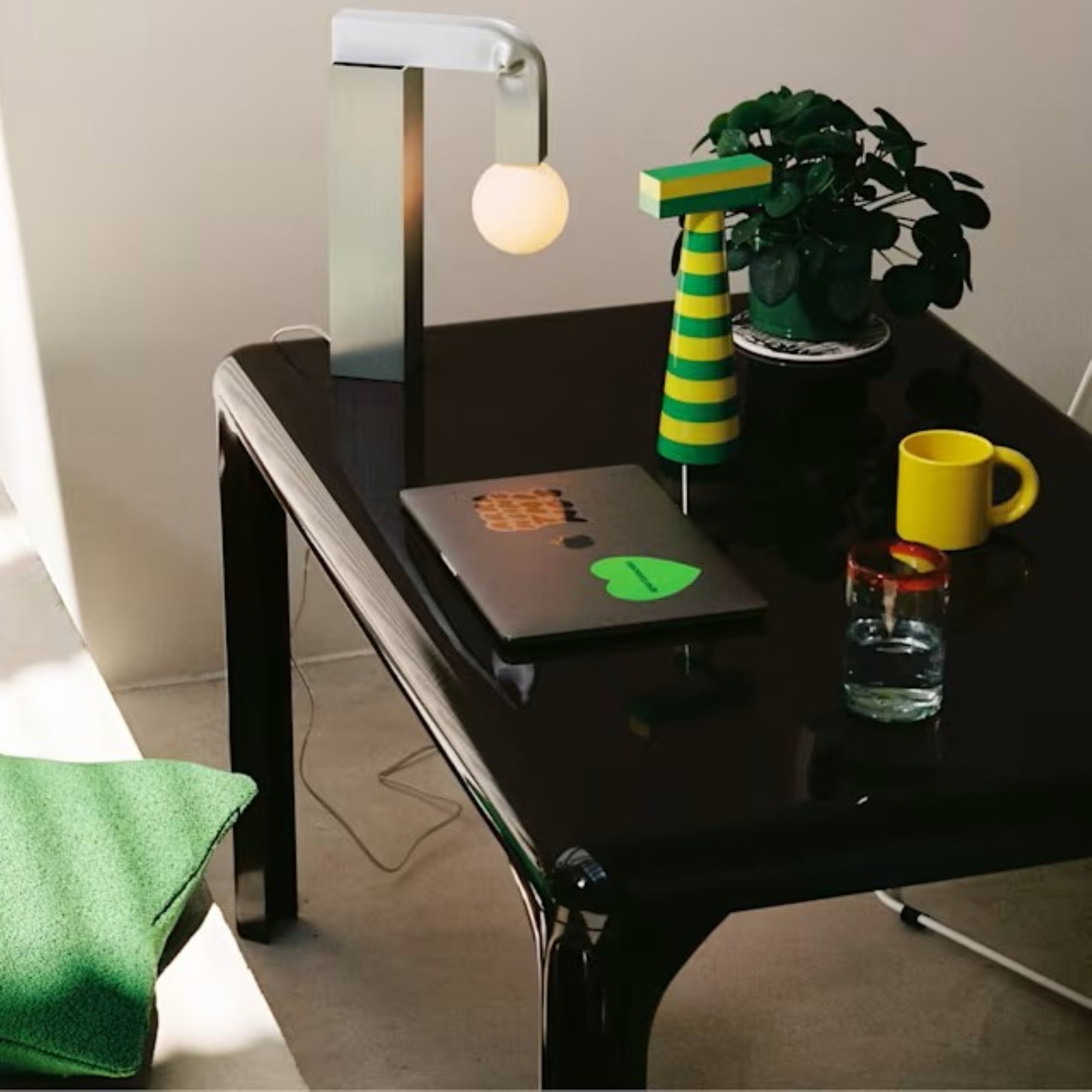 Knuckle Table Lamp