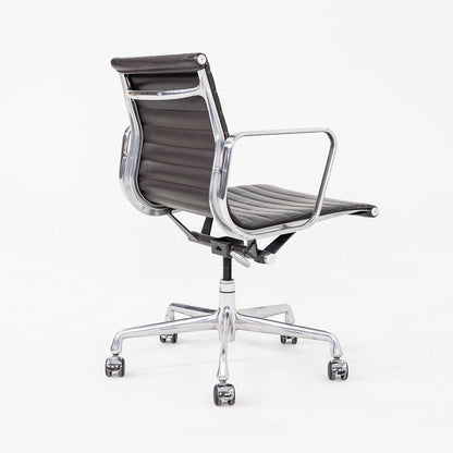 Aluminum Group Management Desk Chair, Model EA335