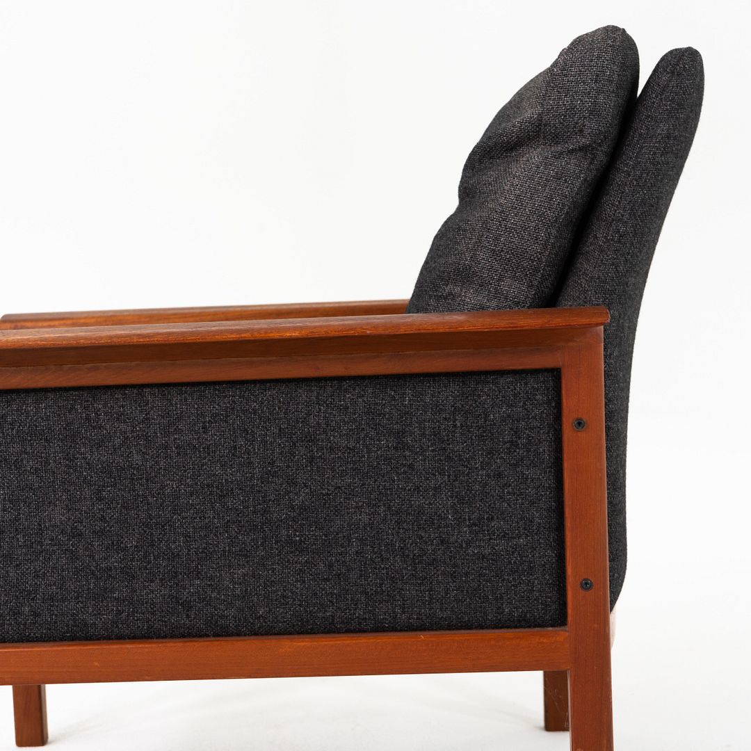Model 500 Lounge Chair