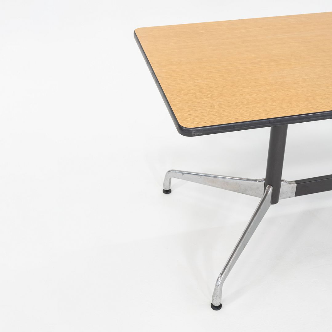 Segmented Conference Table, Model ET187