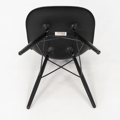 DSW Chair