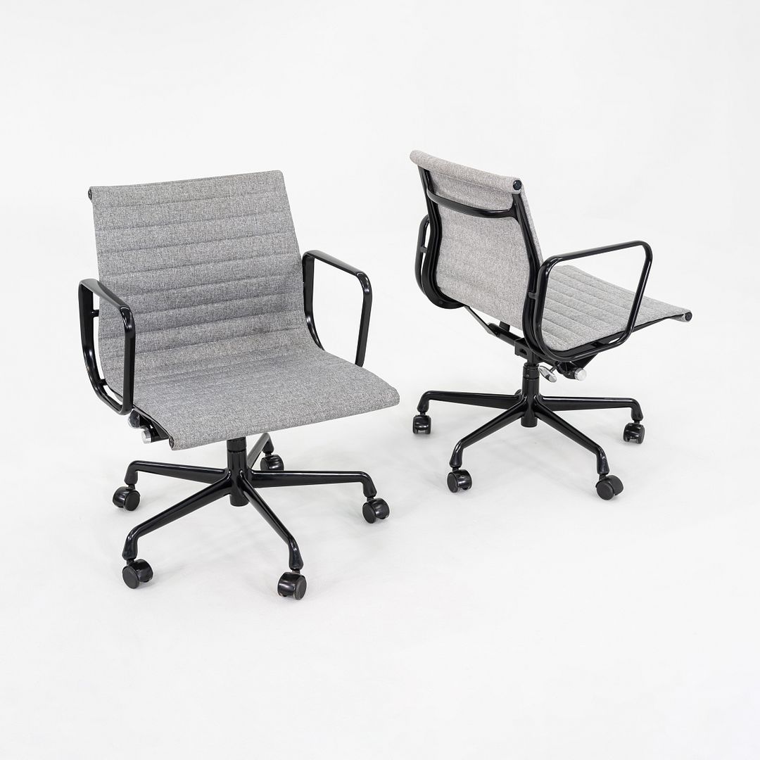 Aluminum Group Management Desk Chair, EA335