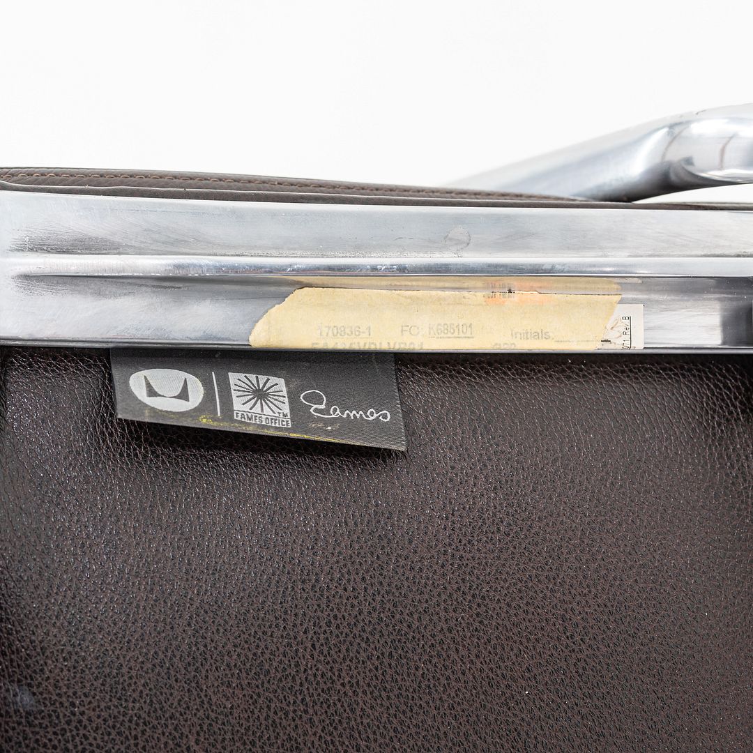 Soft Pad Management Chair, EA435