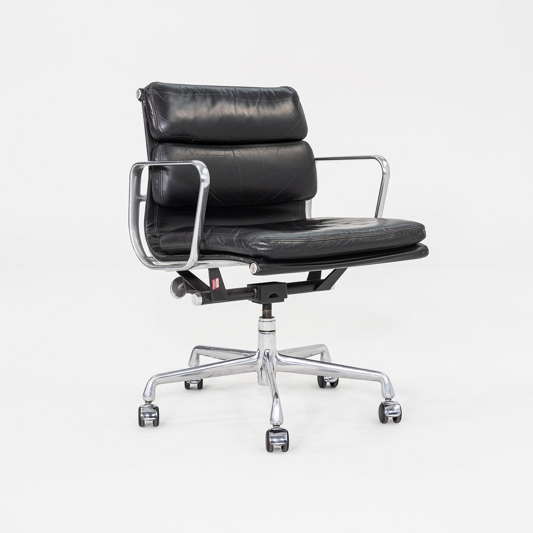 Soft Pad Management Chair, EA435