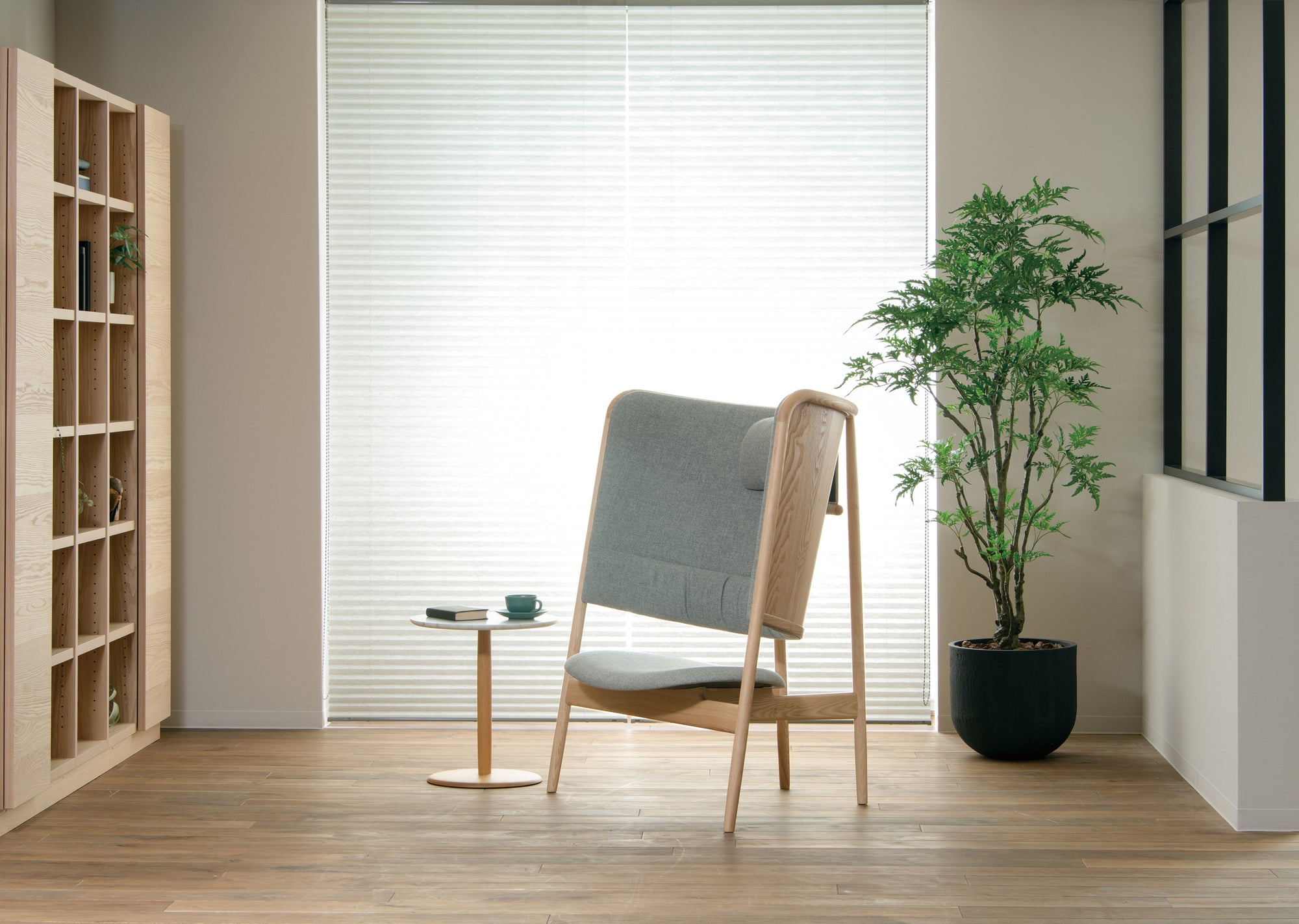 Flan Lounge Chair with Headrest