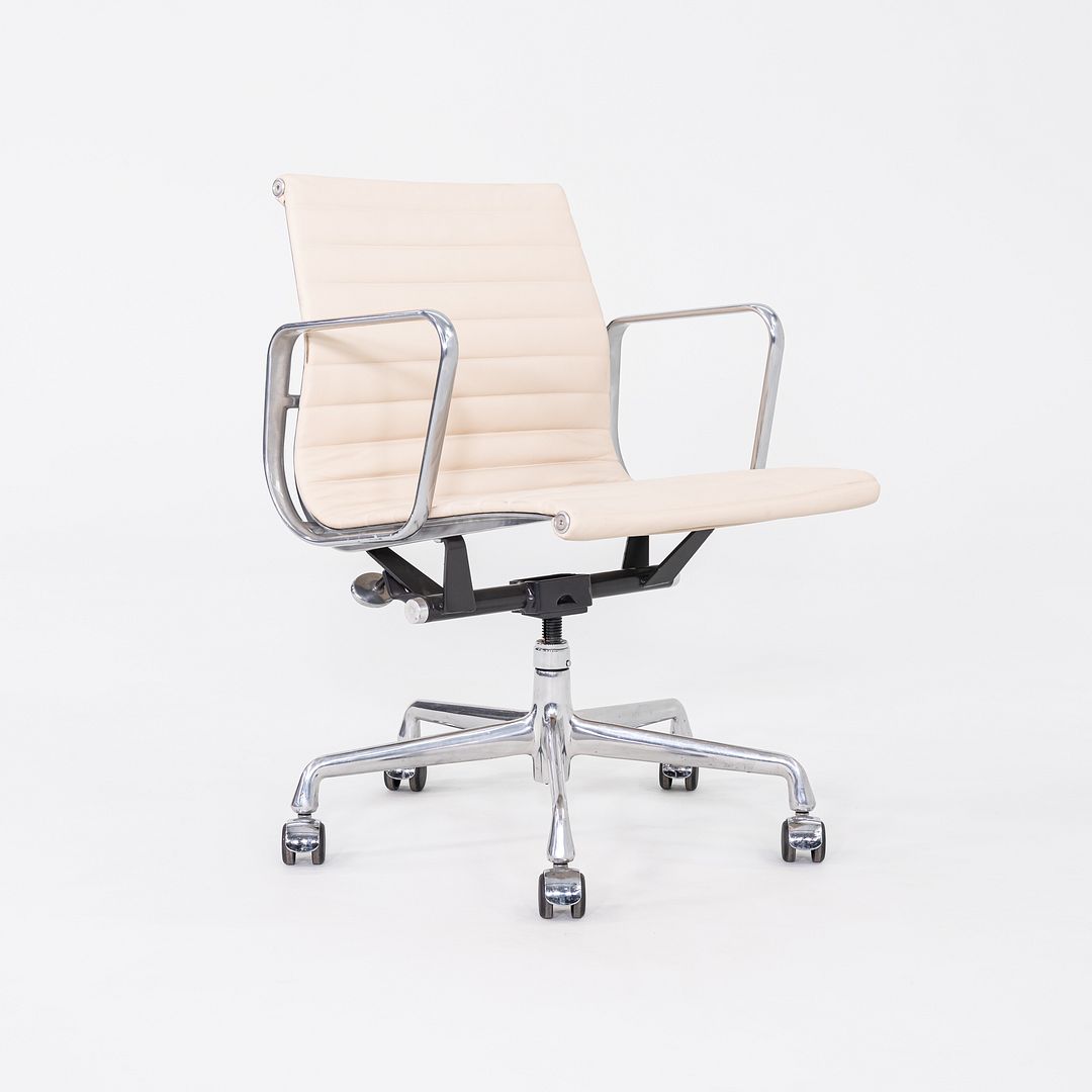 Aluminum Group Management Chair, Model EA335