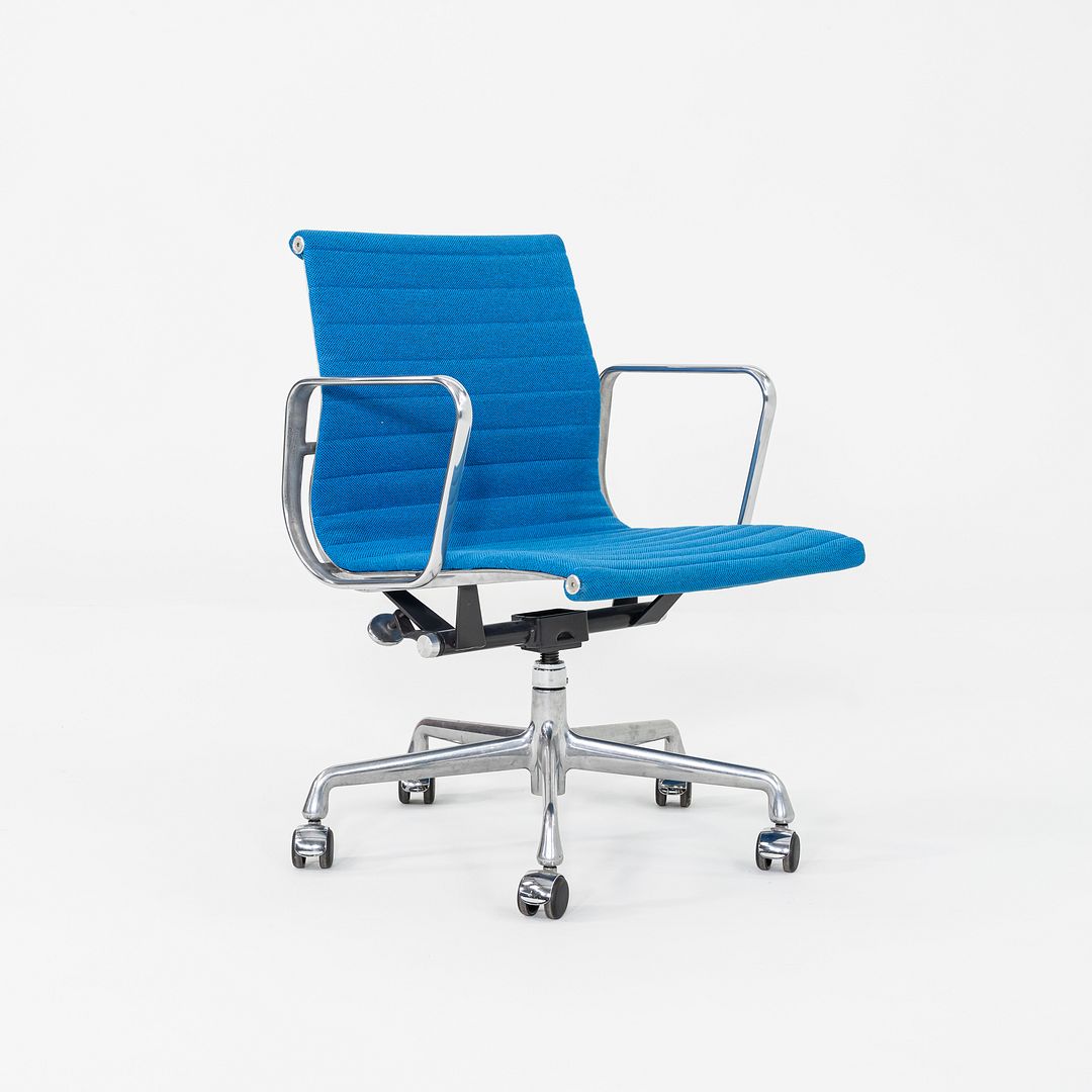 Eames Aluminum Group Management Chair