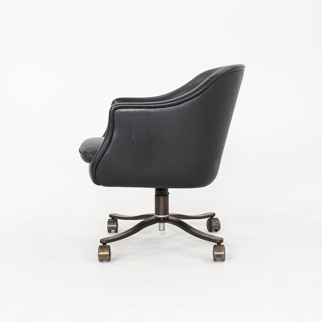 CH6 Bucket Chair