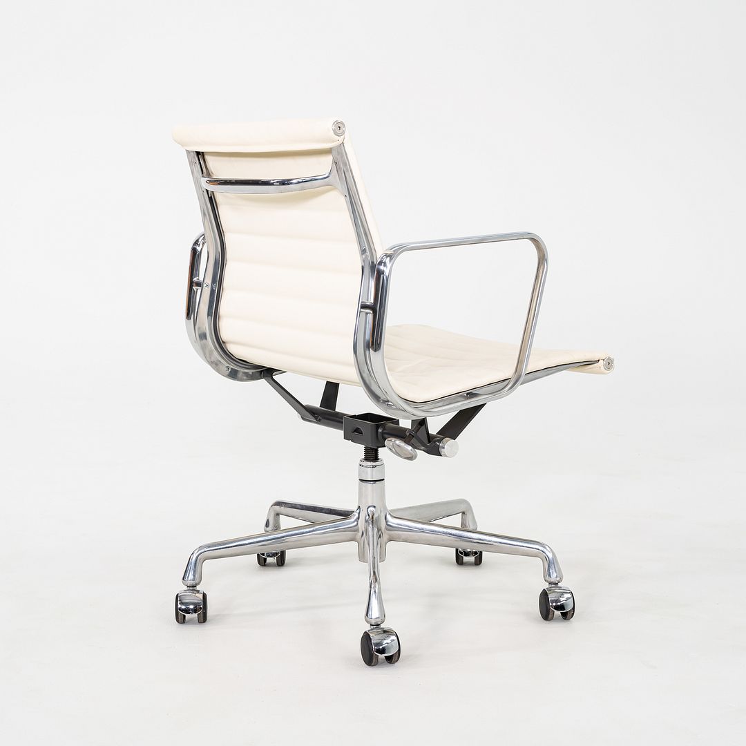 Aluminum Group Management Desk Chair, Model EA335