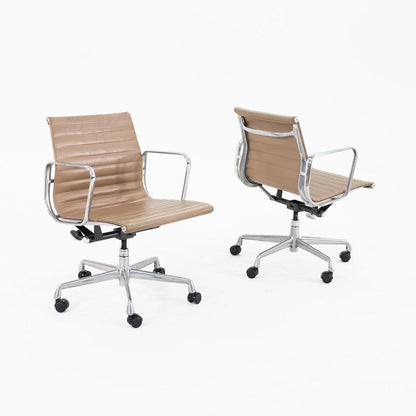 Aluminum Group Management Desk Chair, EA335