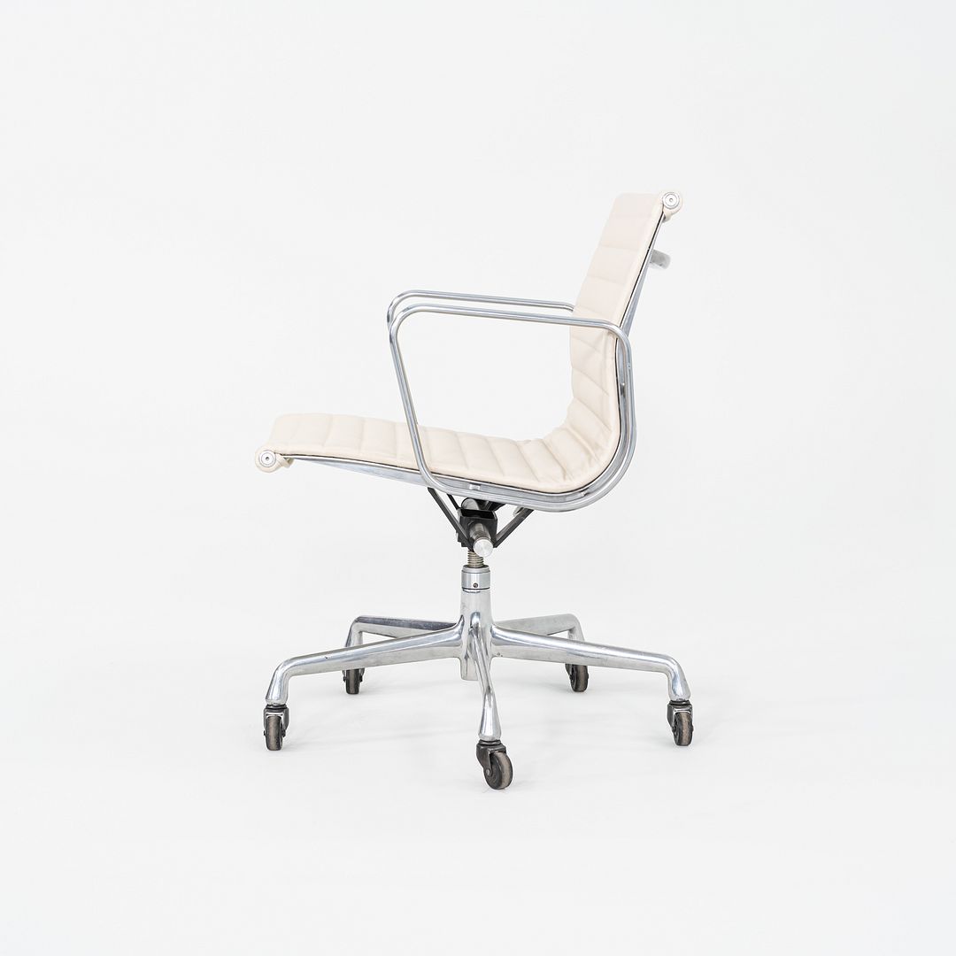 Aluminum Group Management Chair, Model EA335