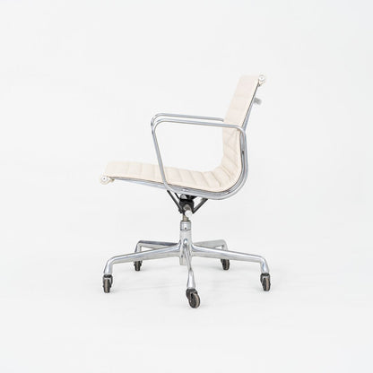 Aluminum Group Management Chair, Model EA335