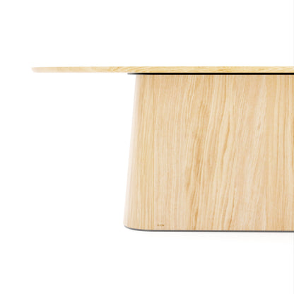 P.O.V. 465 Dining Table