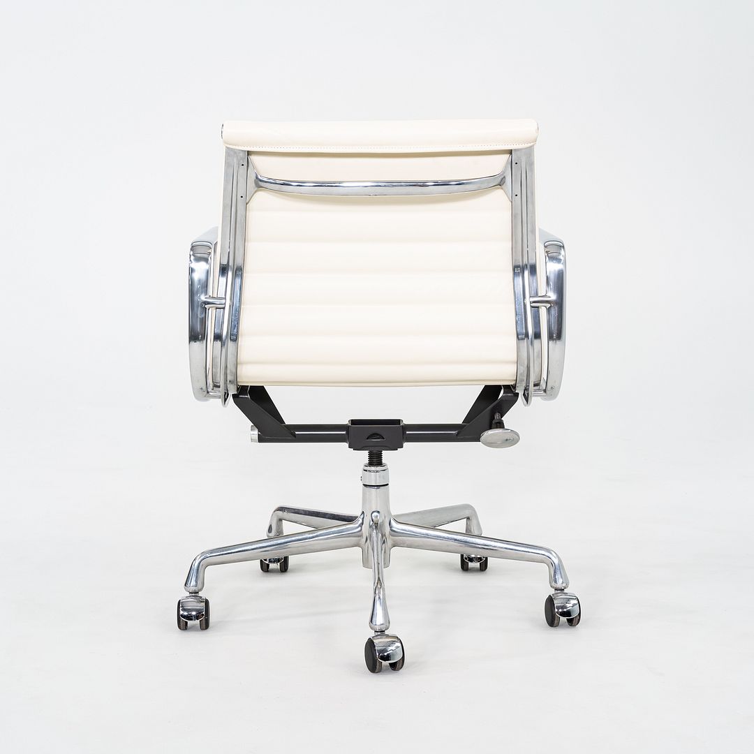 Aluminum Group Management Desk Chair, Model EA335