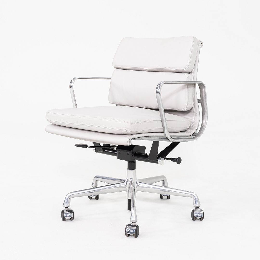 Soft Pad Management Desk Chair, EA435