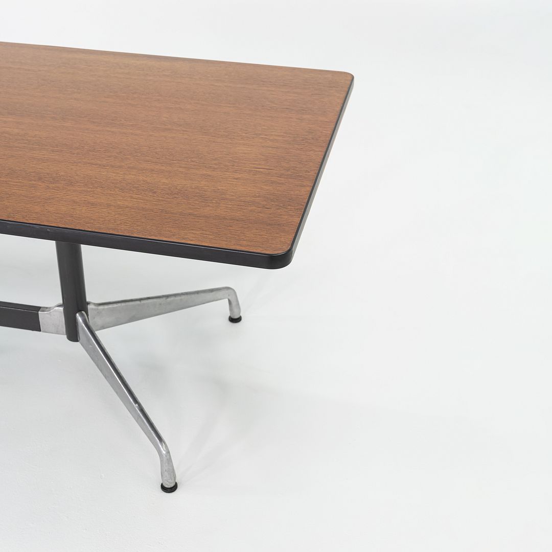 Segmented Conference Table, Model ET143