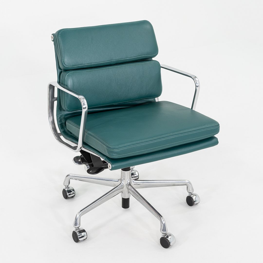 Soft Pad Management Chair, EA435