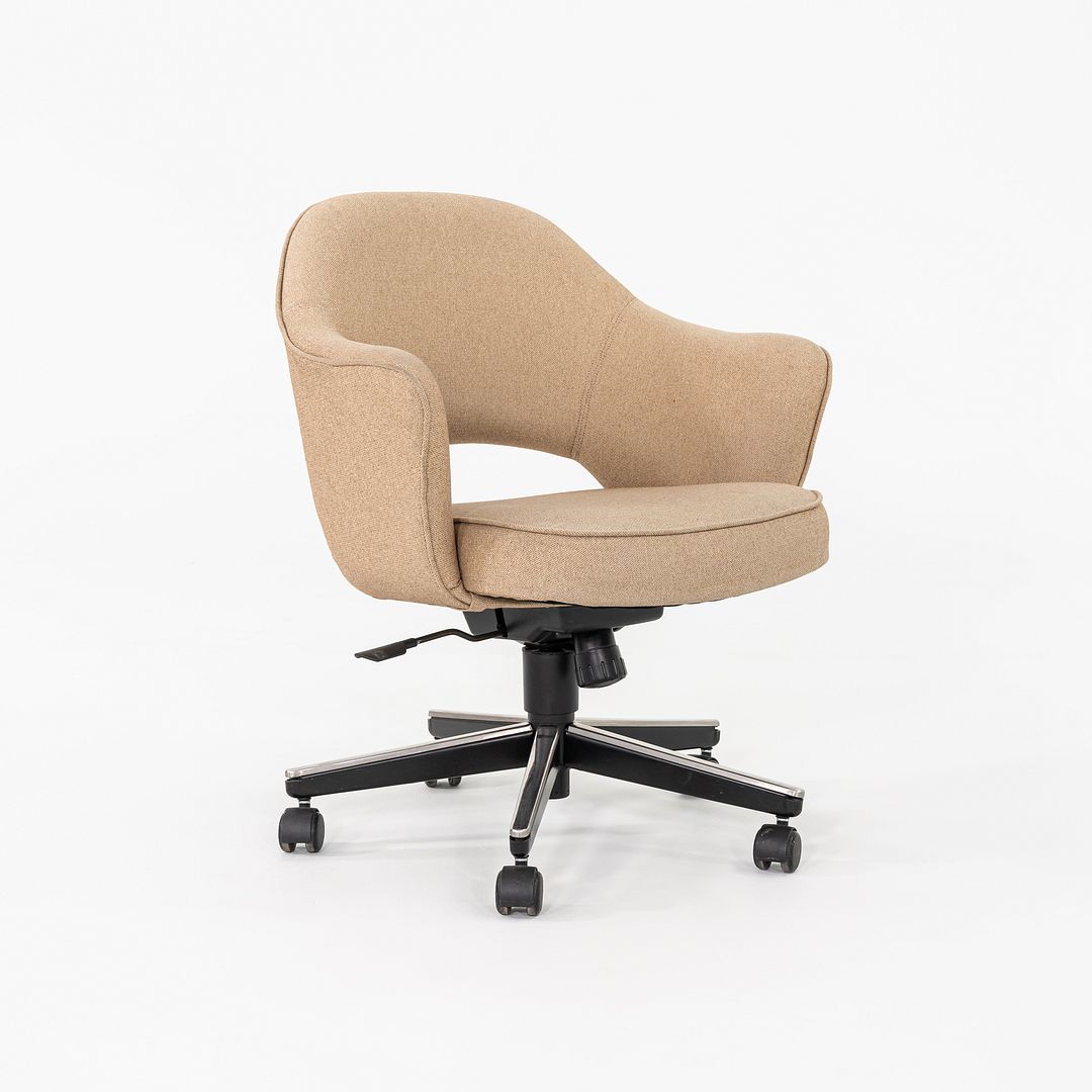 Saarinen Executive Arm Chair with Swivel Base