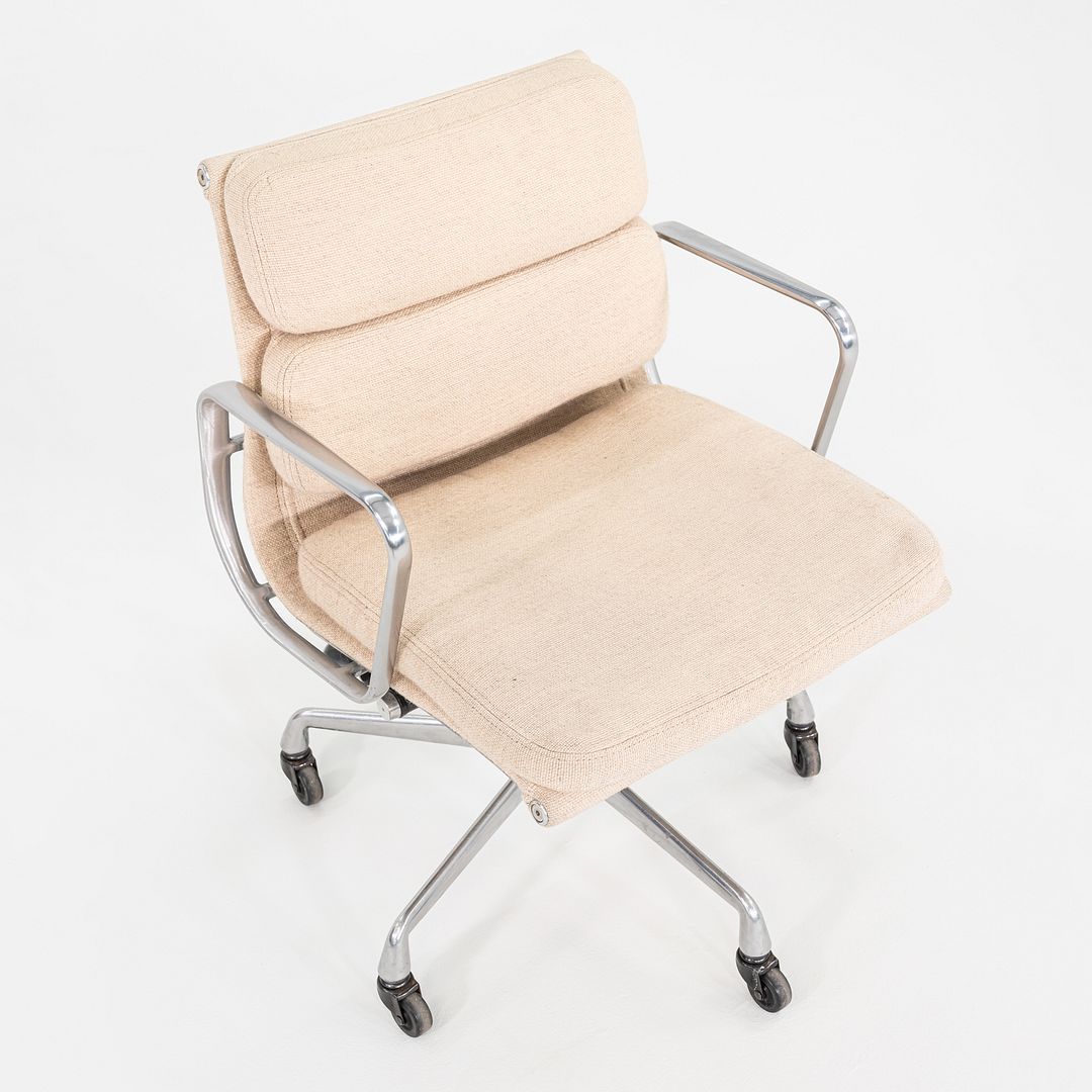 Soft Pad Management Chair, EA435