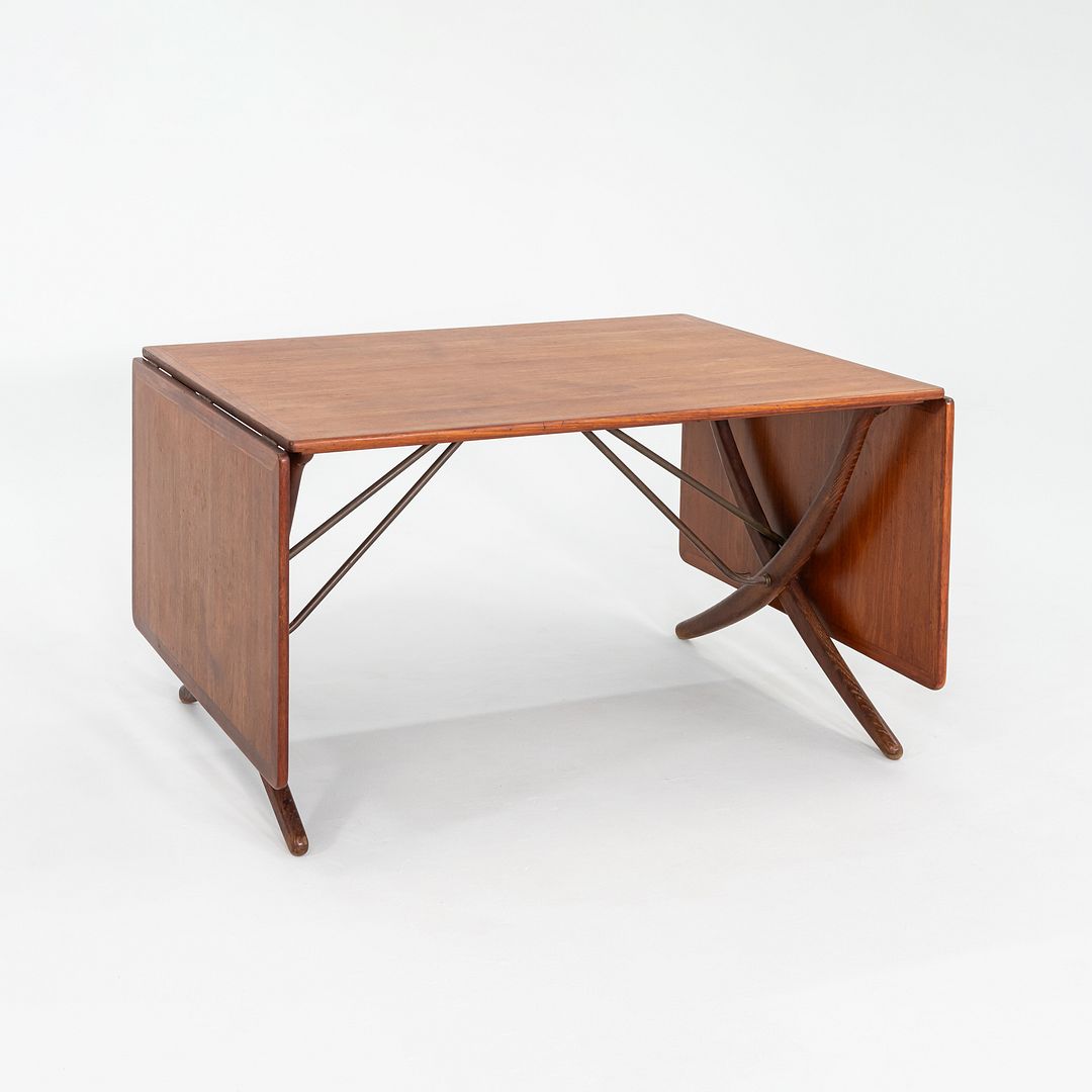 AT-304 Dining Table