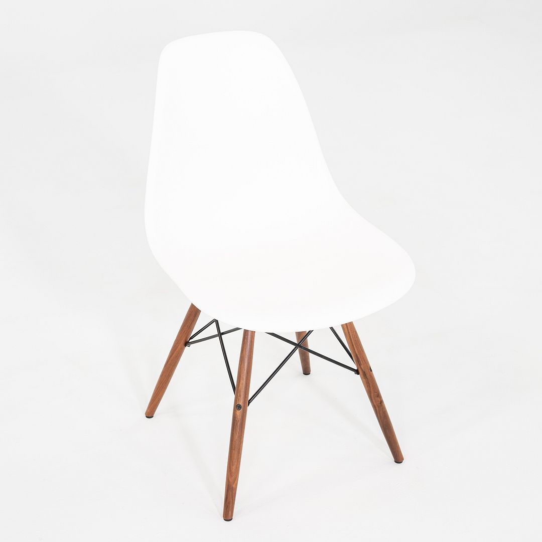 DSW Chair