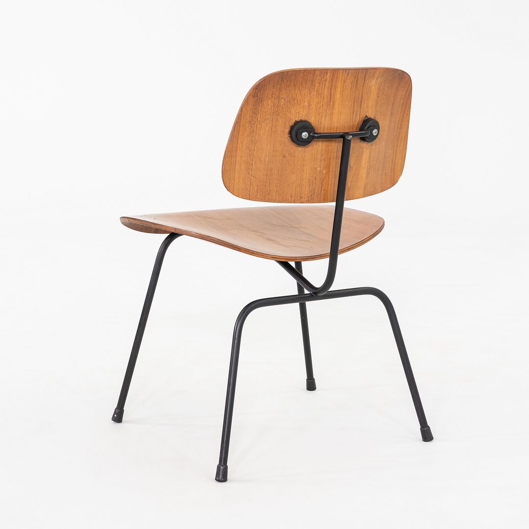 DCM Chair