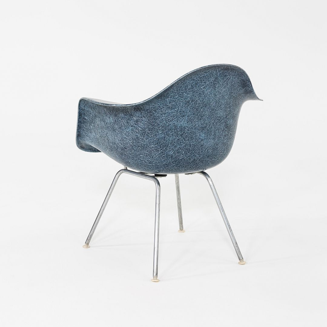 MAX Armchair
