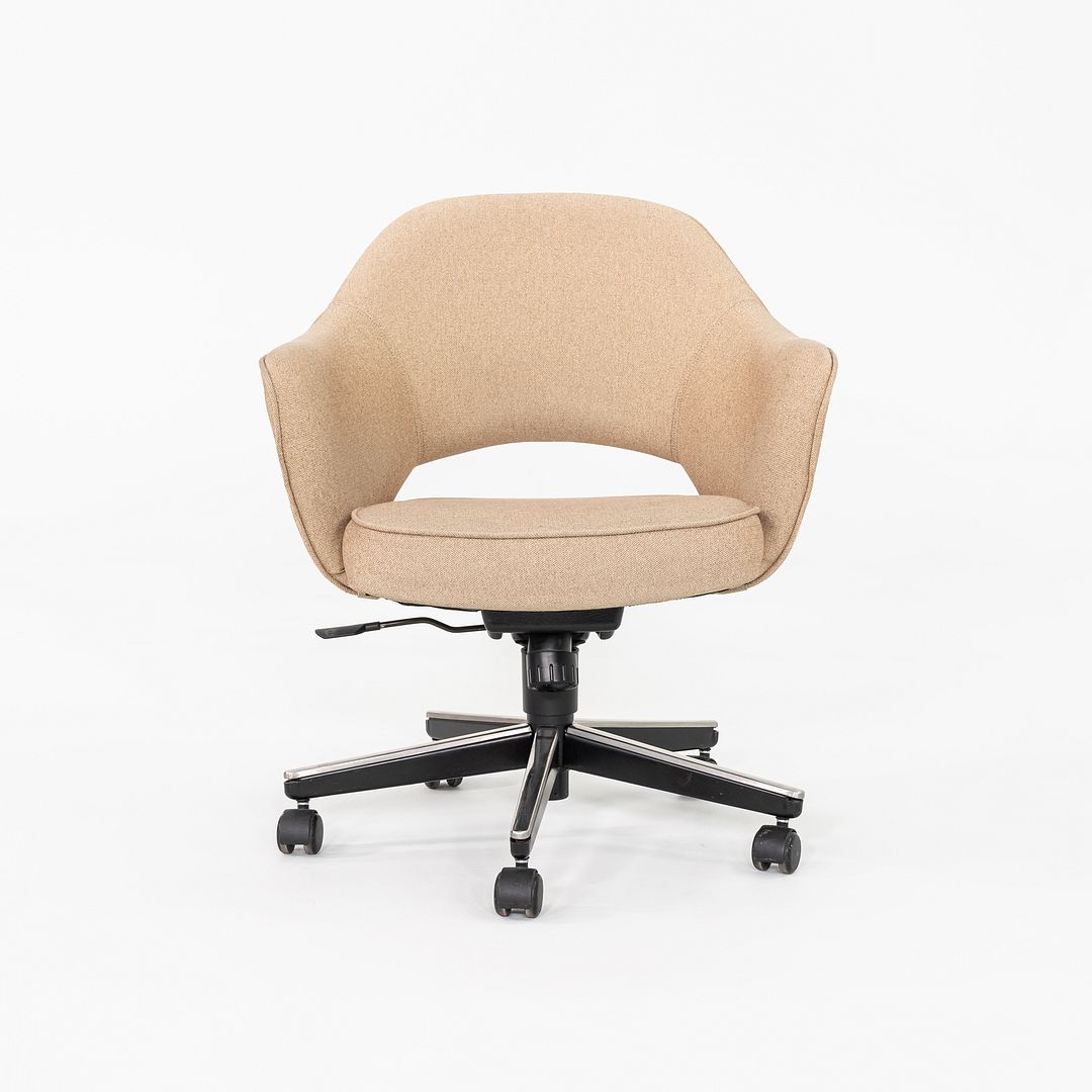 Saarinen Executive Arm Chair with Swivel Base