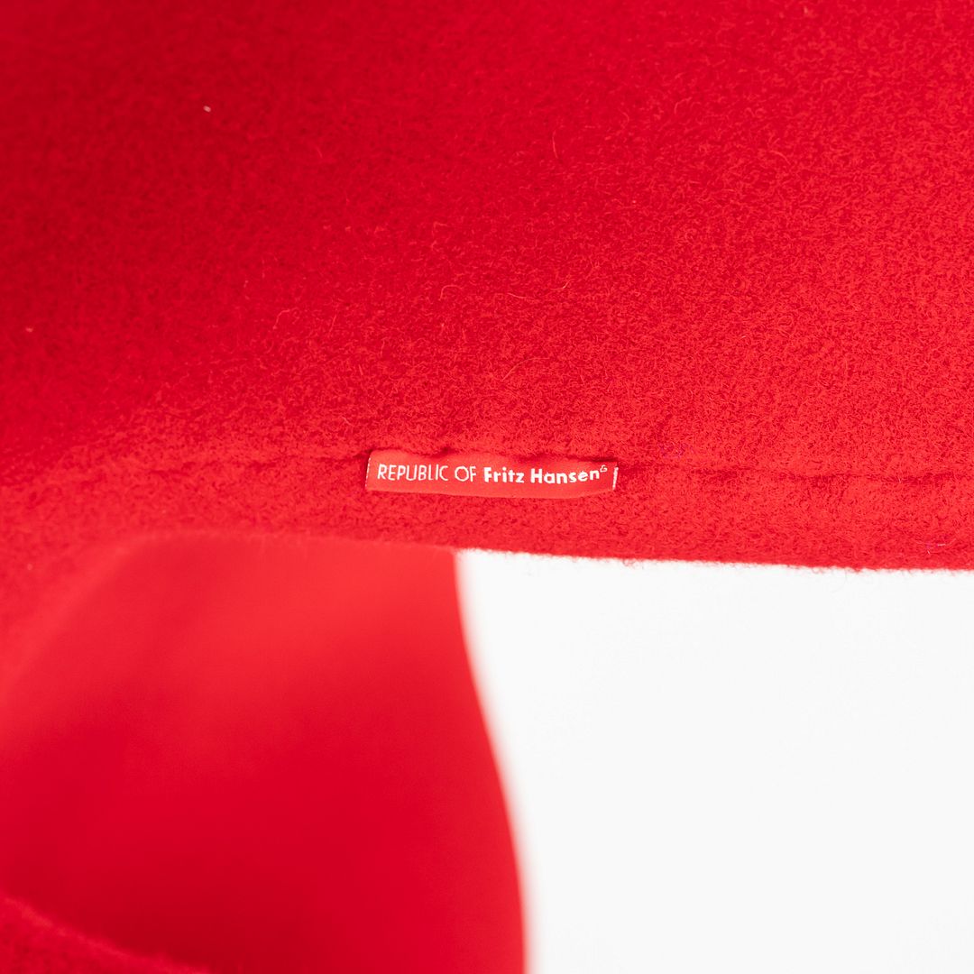 Swan Chair, Model 3320