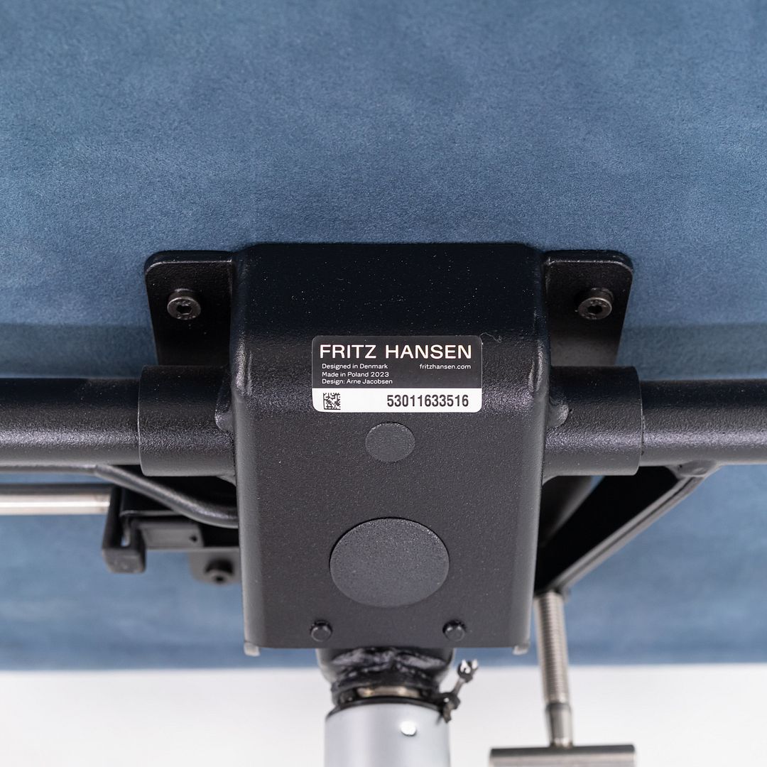 Oxford Chair, Model 3271W