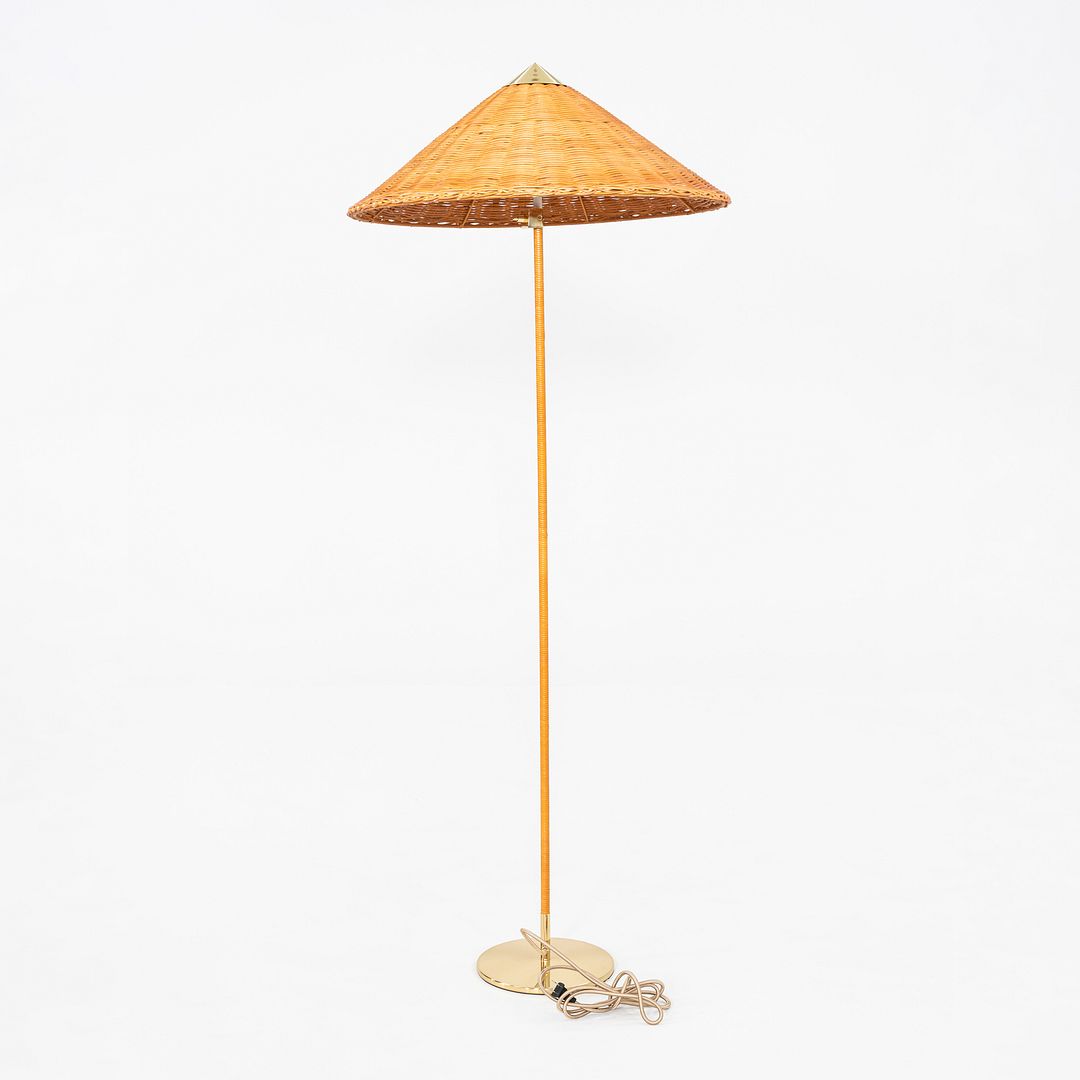9602 Floor Lamp