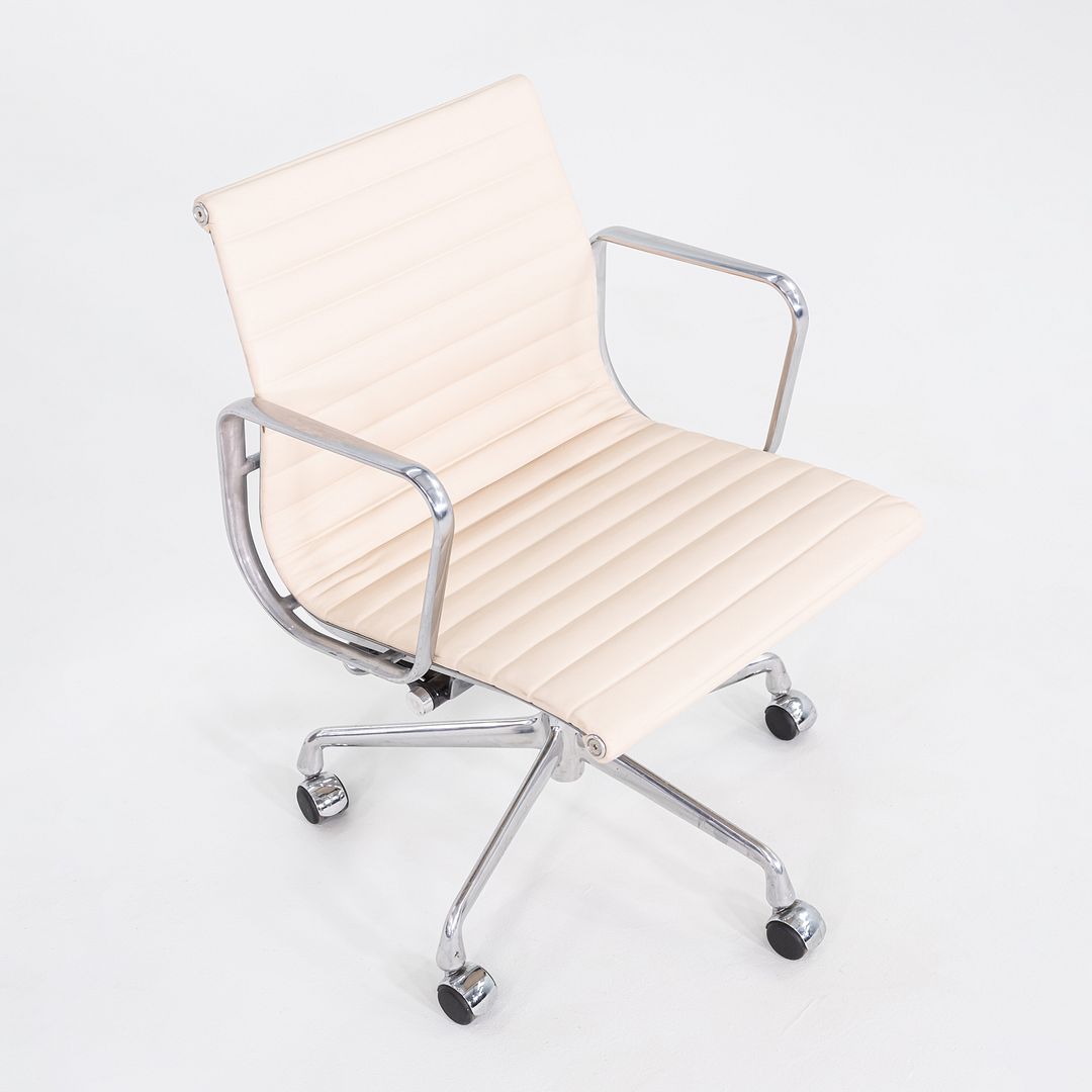 Aluminum Group Management Chair, Model EA335