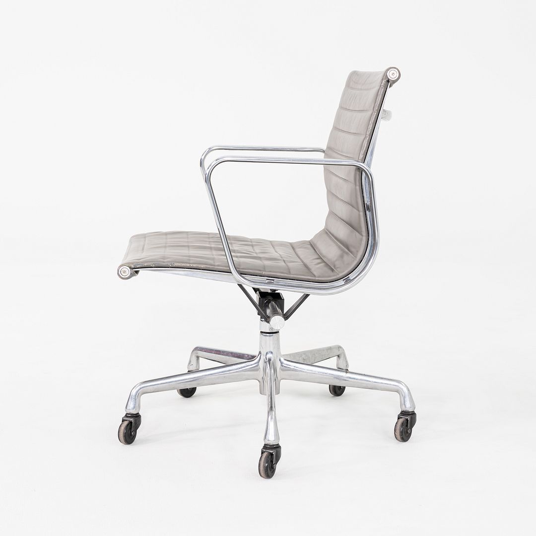 Aluminum Group Management Desk Chair, Model EA335