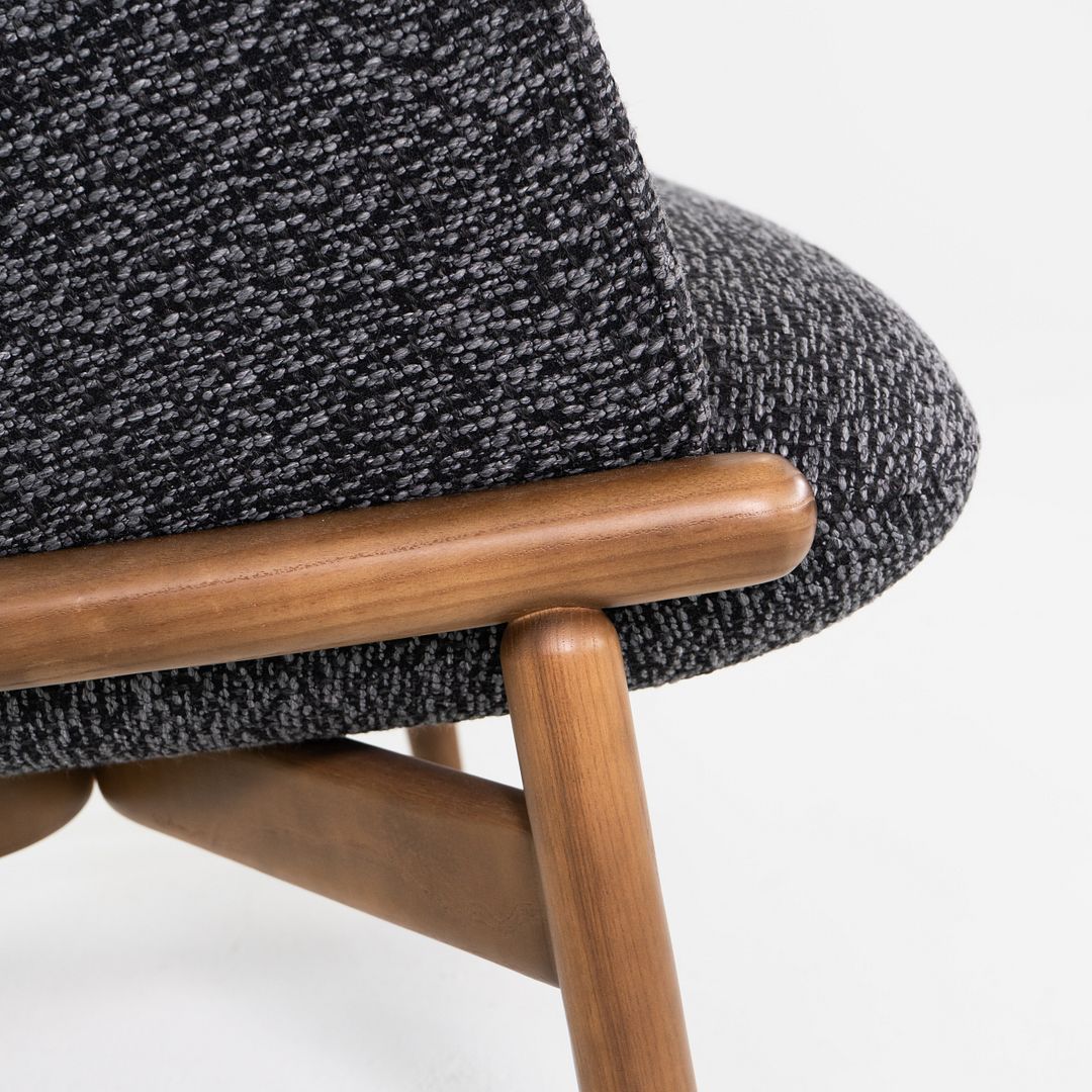 Reframe Lounge Chair