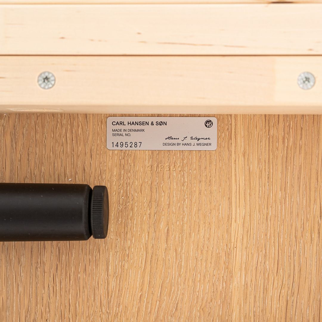 CH339 Dining Table