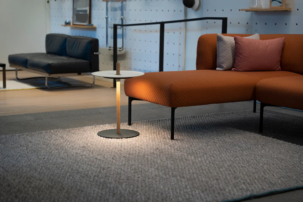 Nivél Portable Pedestal Table