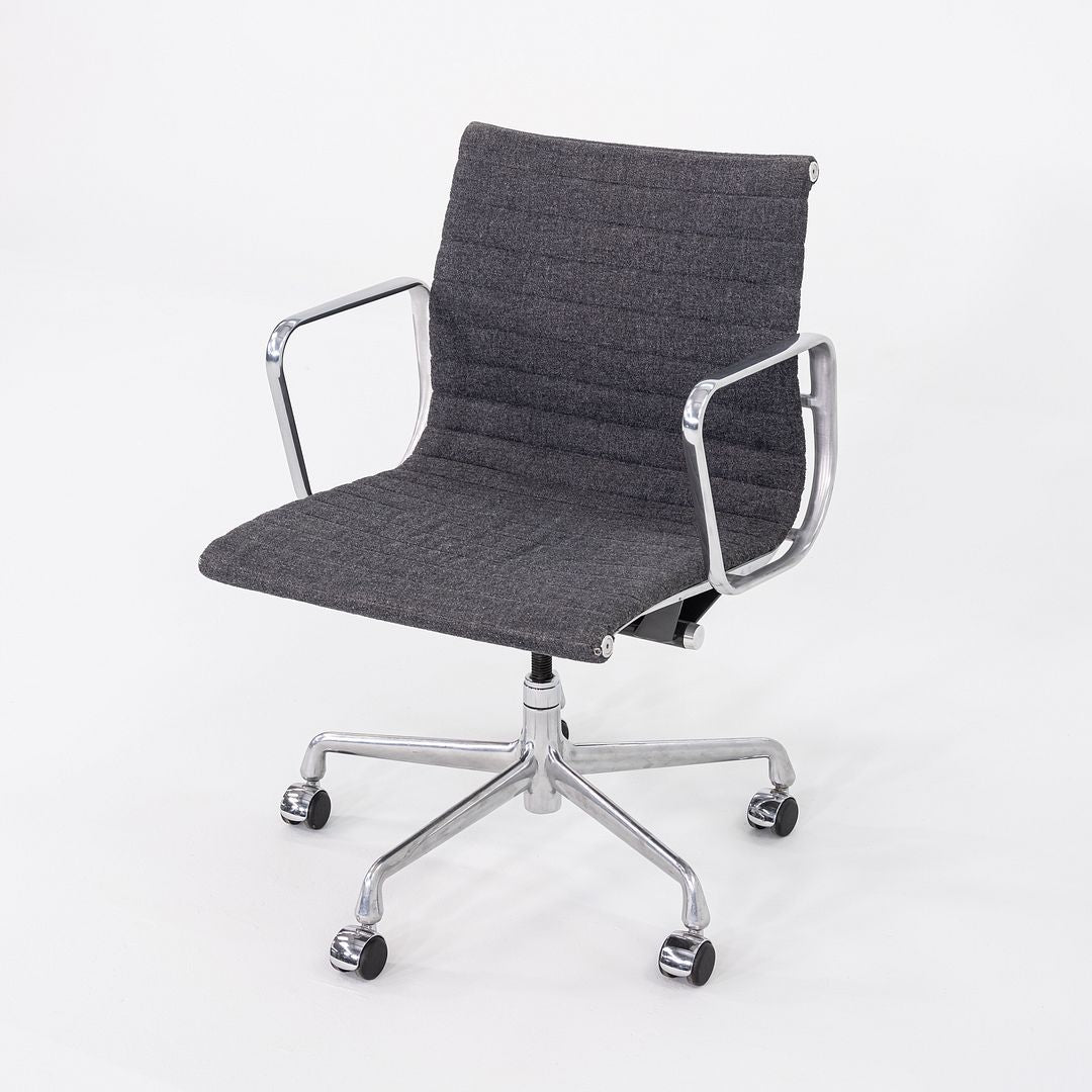 Aluminum Group Management Desk Chair, Model EA335