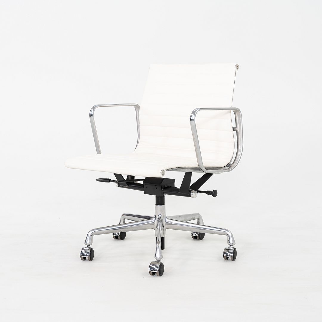 Aluminum Group Management Desk Chair, Model EA335