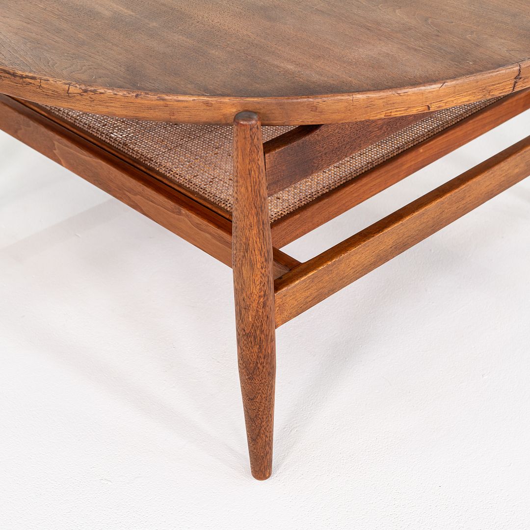 Round Coffee Table, Model T300
