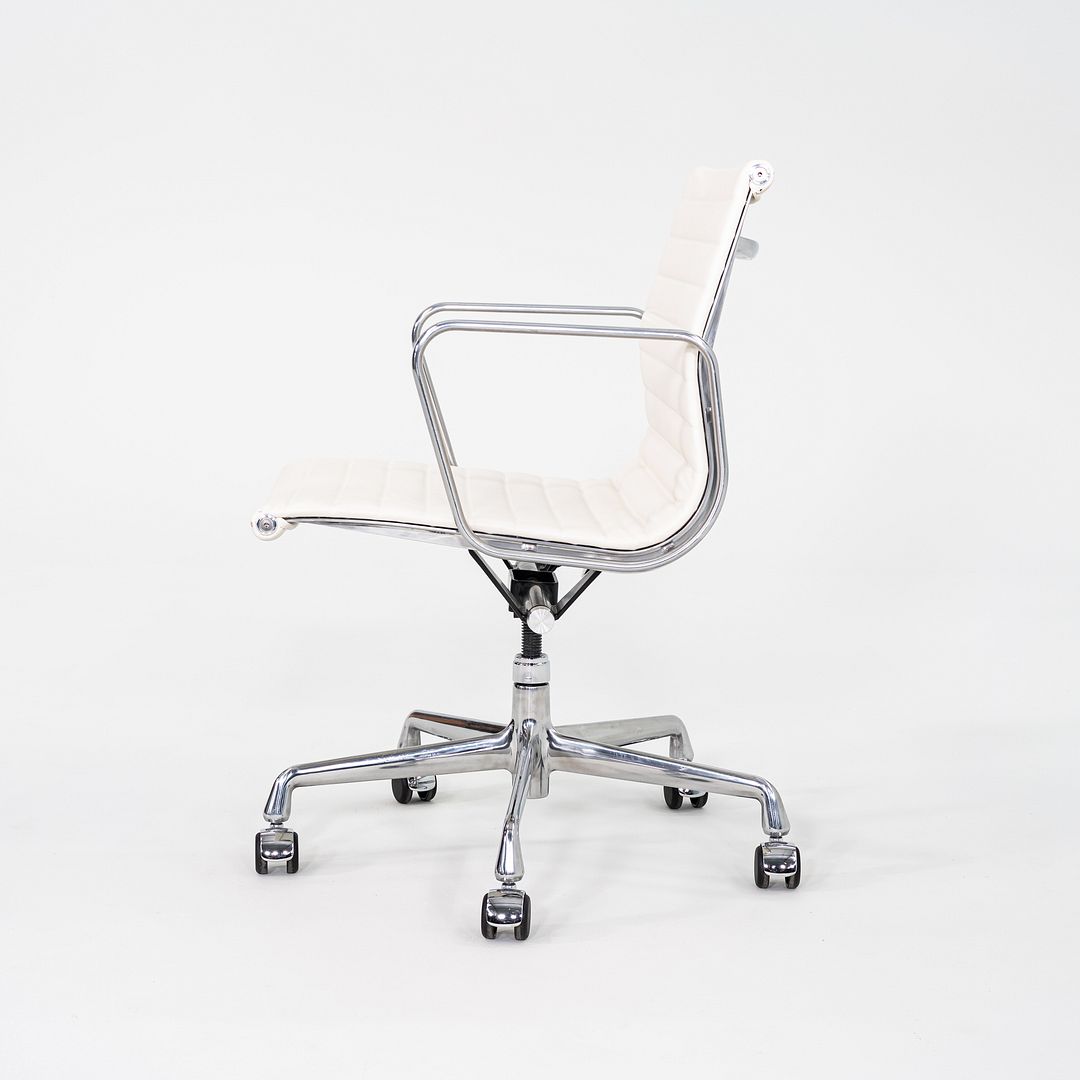 Aluminum Group Management Desk Chair, EA335