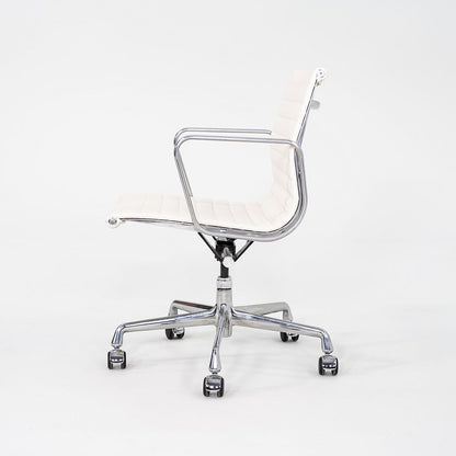 Aluminum Group Management Desk Chair, EA335