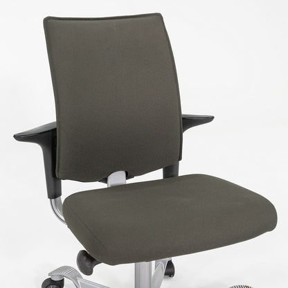 H05 Desk Chair